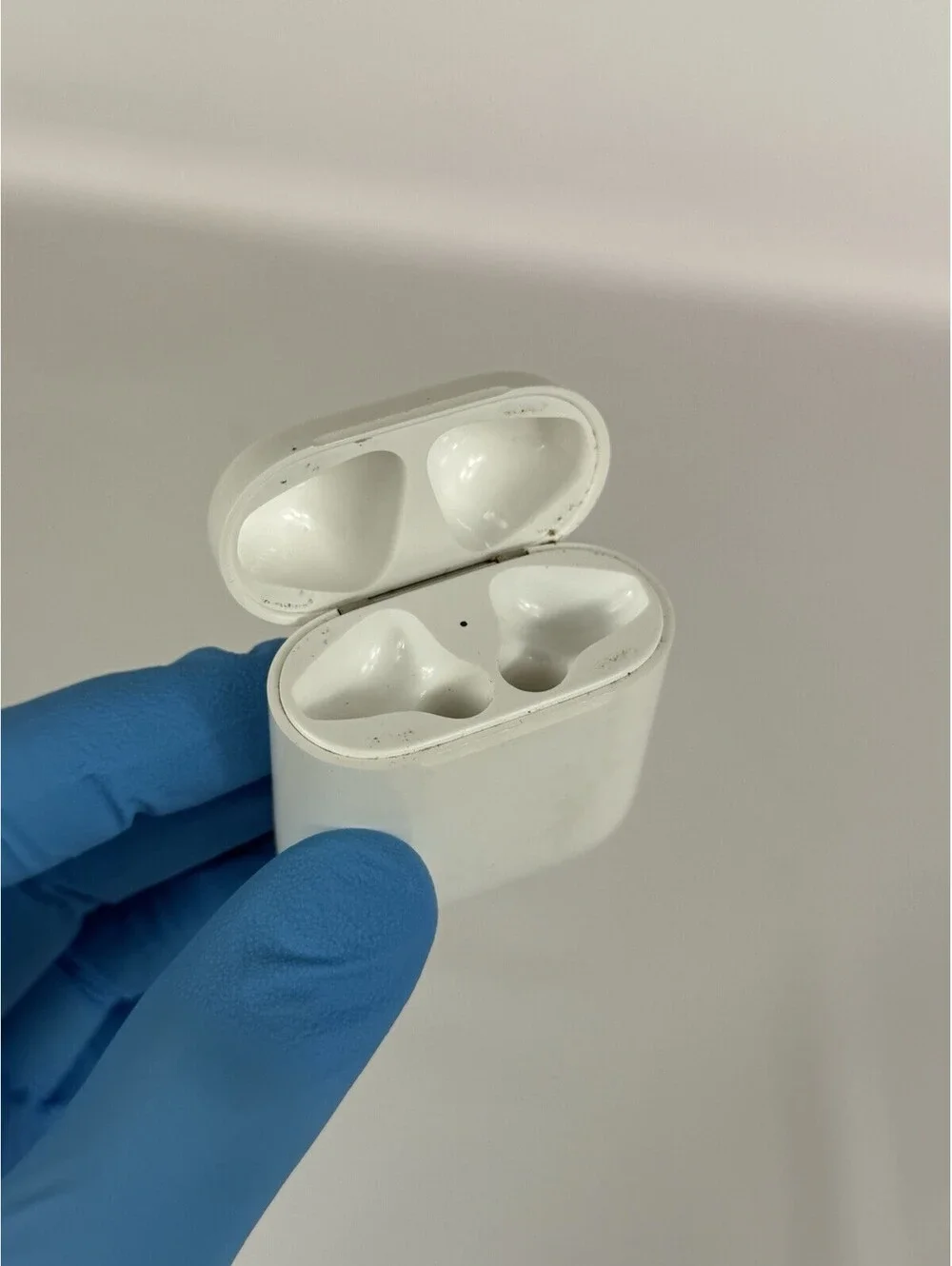 Apple AirPods 2nd Gen Charging Case Authentic Apple A1602